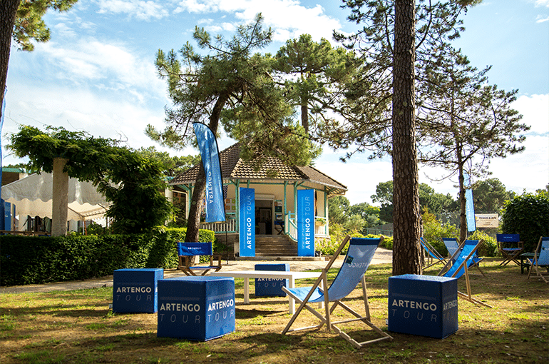 Stand exterieur Artengo Tour